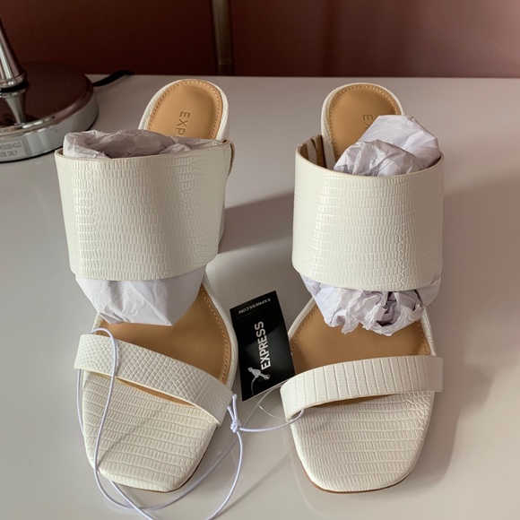 Thick Double Band Block Heel Sandals - Picture 4 of 6